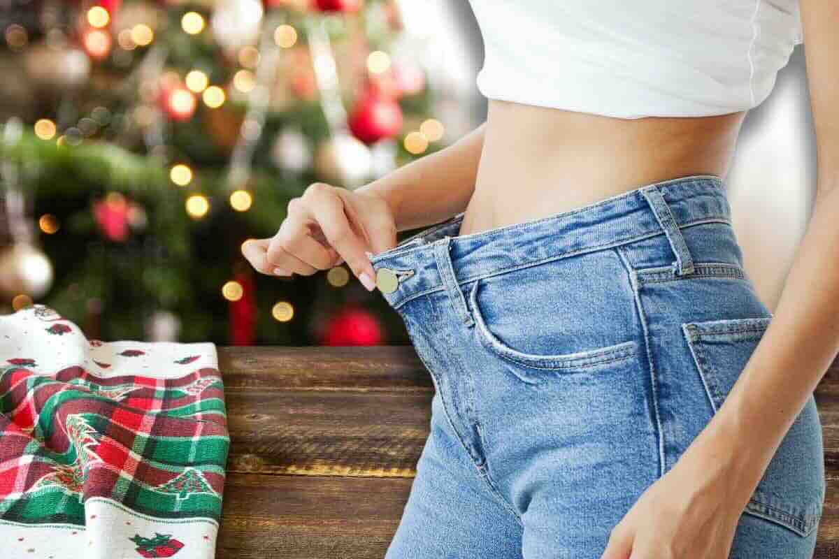 Donna, jeans, albero di Natale