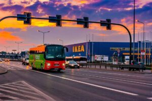 Tramonto con protagonista uno store IKEA